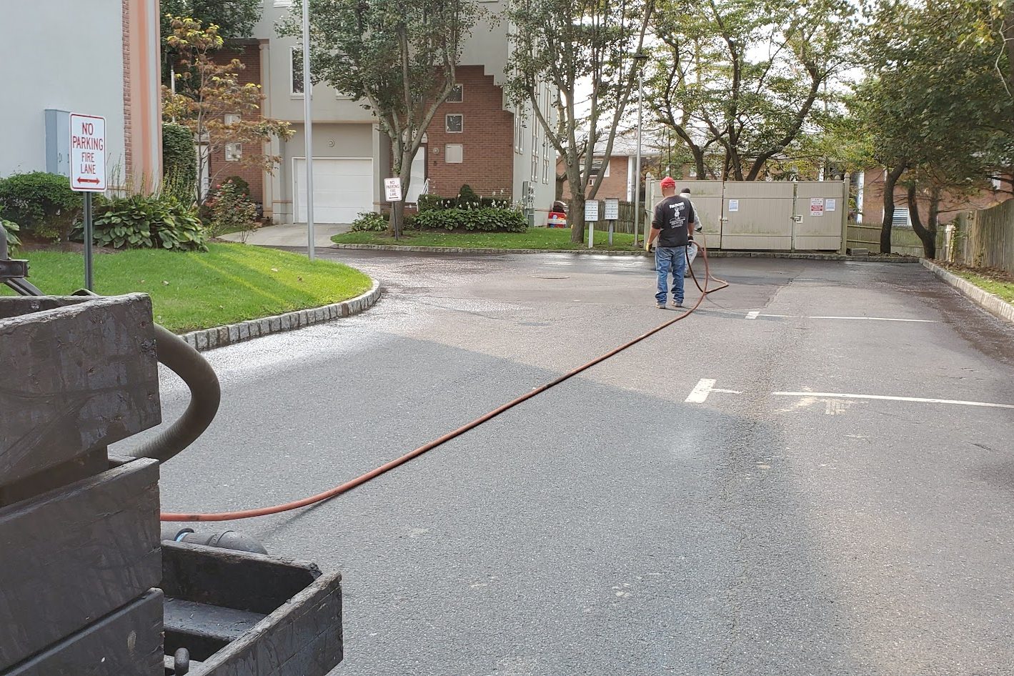 Sealcoating an asphalt driveway in Mercer County, NJ